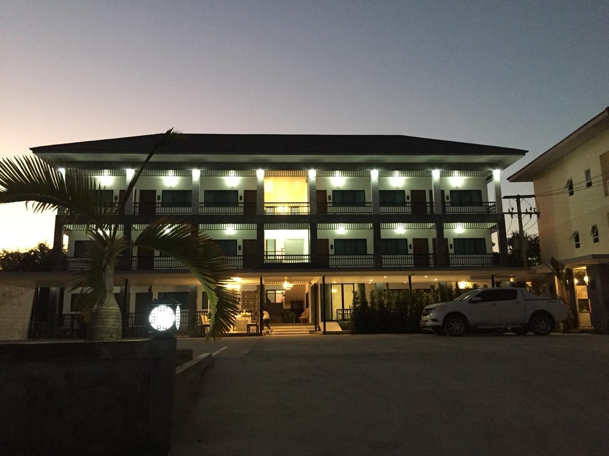 Phetcharat Grand Hotel Maesot Mae Sot Exterior foto